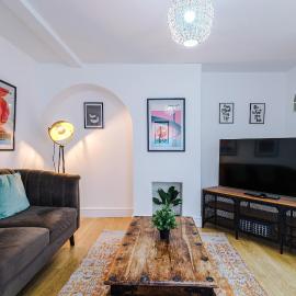 Leamington Spa 2Bed Oasis - Driveway Parking, WiFi, Free Netflix, Prime & Disney: Leamington Spa şehrinde bir otel