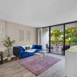 Stylish 2BR in North Miami with Free Parking: North Miami şehrinde bir otel