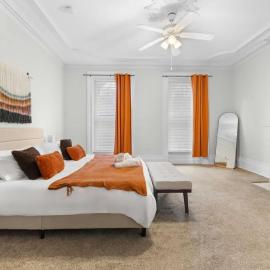 Walk to Allentown with Free Parking and WFH Space, hotel din Buffalo