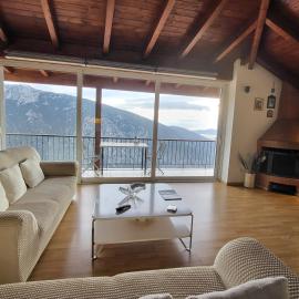 skyview house, hotel in Delphi