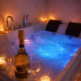 Nuvola Luxury suite con Idromassaggio Privato & Relax romantico, hotel en Turín