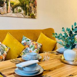 AyCatcherHomes - Wega I Old Town I 2BR I 4 Guests, hotel in Marburg an der Lahn