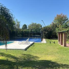 Casa Quinta con cancha de Padel en Colastine, SFe, хотел в Colastiné