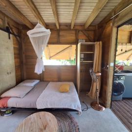 Ti kaz bois: Labarthe şehrinde bir otel