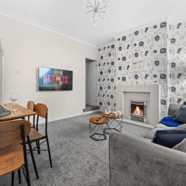 Stoke Work Stay - Contractors and Families - Sleeps 6