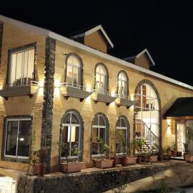 Hotel Hilla and Apartments, Nathia Gali, хотел в Kālābāgh