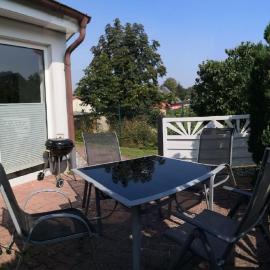 Holiday Home Modern ausgestattetes Ferienhaus mit Terrasse by Interhome、ベルゲン・アウフ・リューゲンのホテル