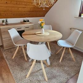 gemütliche Ferienwohnung im Nordschwarzwald، فندق في Neubulach