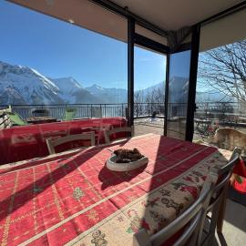 Appartement avec vue imprenable sur les montagnes โรงแรมในออร์ซิแยร์