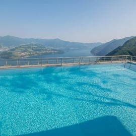 Apartment Wohnung mit Panaoramaterrasse und Pool by Interhome, hotel a Parzanica