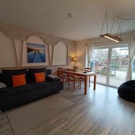 Stylish & Spacious Apartment with Patio, hotel a Stams