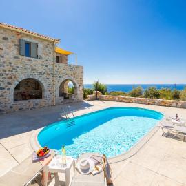 Villa Dioni Tria, hotel in Pirgos