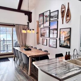 Spacious 2-Story Condo, Pool, Spa, Walk to Village
