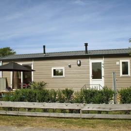 Chalet near golf course and sea beach, hotel a Hollum
