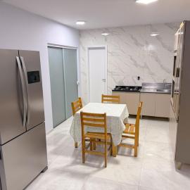 Viesnīca Recanto perto do mar com Jacuzzi pilsētā Kamburiu