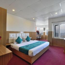 Galleu Hill Resort By LA Riqueza Hotels - Family Resort I Open Air Terrace I Sky Bonfire I Mountain View Rooms with Balconies I Adventure Park, hotel in Kūfrī