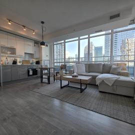One bedroom Luxury Downtown Toronto Condo, Free Parking, Entertainment District