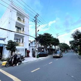 LAKSHMI APARTMENT & HOTEl, hotel u gradu Da Nang