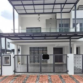 Suria Aman Homestay Semi-D 5 Rooms 5 Bathrooms, hotel i Taiping