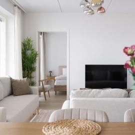 Urban Executive Suite - 3BDR - Sauna - Free Parking