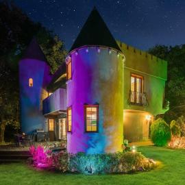 Magical Retreat at the Enchanted Vashon Castle, hotel u gradu Vashon