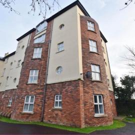Shell Hill 3-Bed Apt Sleeps 6 15 mins to Beach, hotel in Coleraine