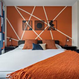 Rare Find, Double King Beds, Cozy and Vibrant