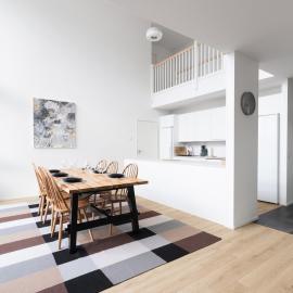 Glorious semi-detached house, with yard, sauna, parking with charging、エスポーのホテル