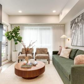 Bright & Homey Haven w/ Hot Tub, Pool + Near Banff, hotel in Dead Man's Flats