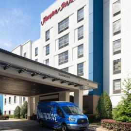 Hampton Inn & Suites Concord-Charlotte, hotel i Concord