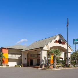 Howard Johnson by Wyndham Savannah GA, хотел в Савана