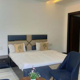 Hill Touch Villa، فندق في Thūr