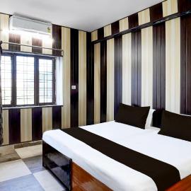 Hotel O Govind Guest house, hotel a Jhājra
