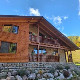 Cabana Luciana, hotel em Dămuc