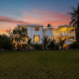 Tranquil Kilifi Creek-Front Villa, a Private Oasis, Hotel in Takaungu