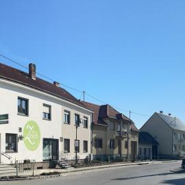 Der Zesch, hotel a Schrattenberg