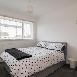 Cosy 3BR Home in Leighton Buzzard Parking Sleeps 5 Walk to Town & Train Near Rushmere Country Park & Leighton Buzzard Railway Perfect for Families & Work Stays, hotel a Leighton Buzzard