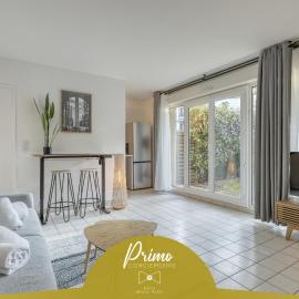 Studio Moderne avec jardin et garage