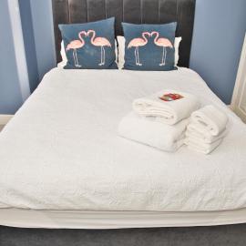 Premium House in Ealing, Free Parking, Fast WiFi with Garden – hotel w mieście Ealing