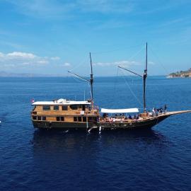 Shared Boat Komodo 3 days 2 Night, hotel in Komodo Labuan Bajo Airport