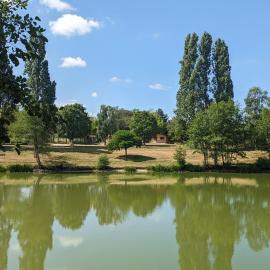 Camping Les Rochelles, hotel en Prunay-Cassereau