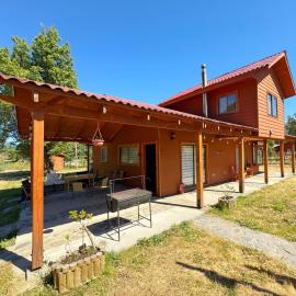 Cabañas Los Canelos de Antuco, хотел в Антуко