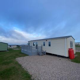No 56 Headiton Caravan Park, hotel in Banff