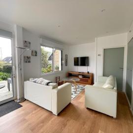 Maison rénovée avec charme, proche des plages, hotel a Santec