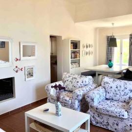 Tranquility House Astros, hotel u gradu Paralion astros