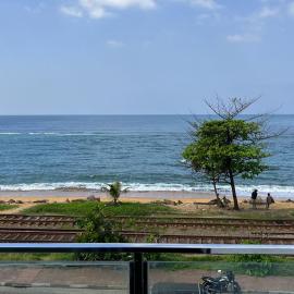 Lucky Wave Beach Resort, hotel i Colombo