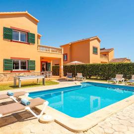 Villa Jardin Del Mar by Villa Plus, hotel in Cala en Forcat