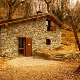 Chalet in the chestnut woods, hotel a Cimbergo
