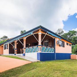 Villa Sofaia à sainte-rose, 9 pers, 3 chambres, vue mer et montagne, piscine privée