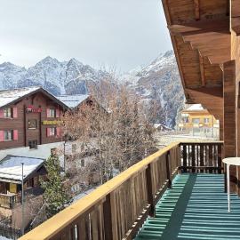 Easy Central Stay with Parking, ξενοδοχείο σε Grächen